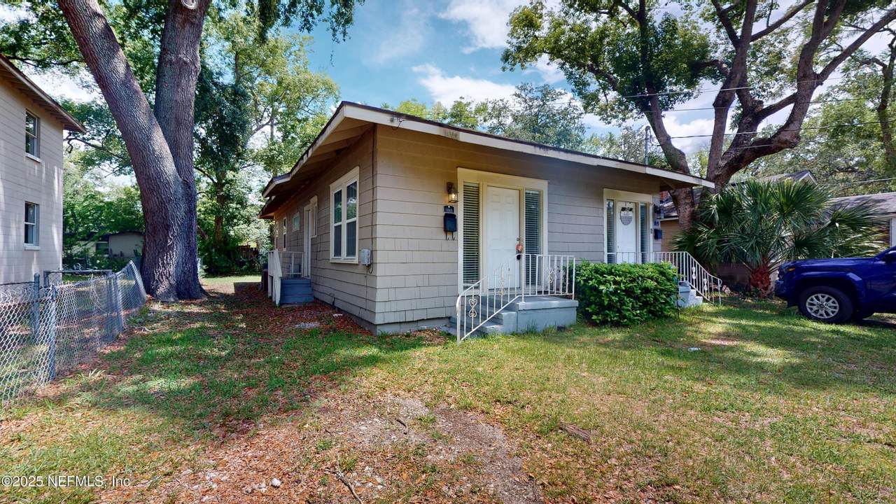 3313 College Street - Photo 1