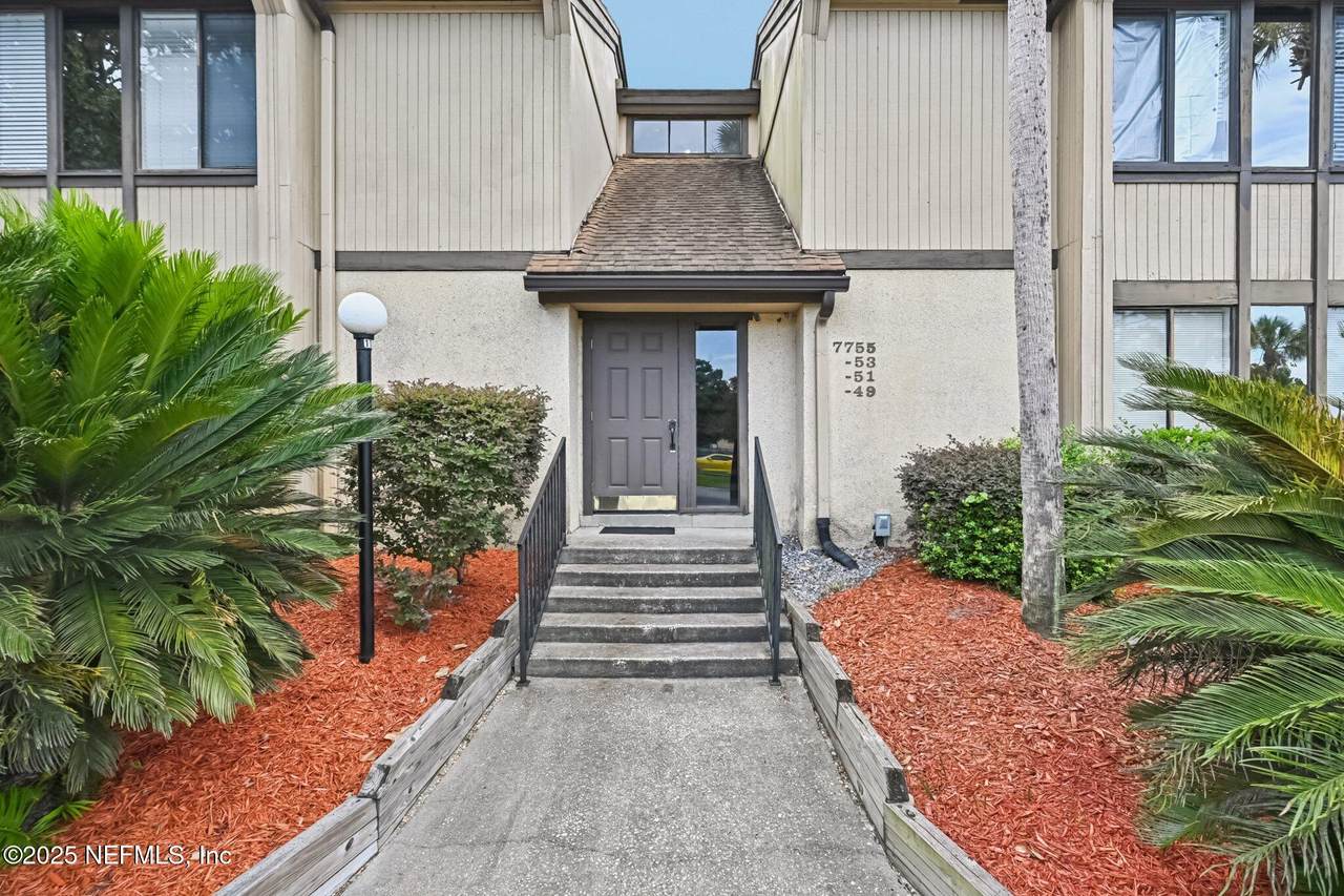 7749 Las Palmas Way - Photo 1