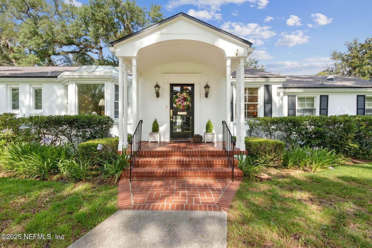 4805 Algonquin Avenue - Photo 1