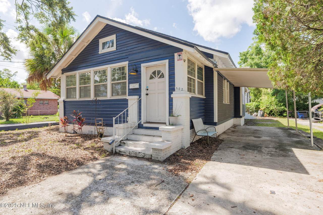 502 18TH Street - Photo 1