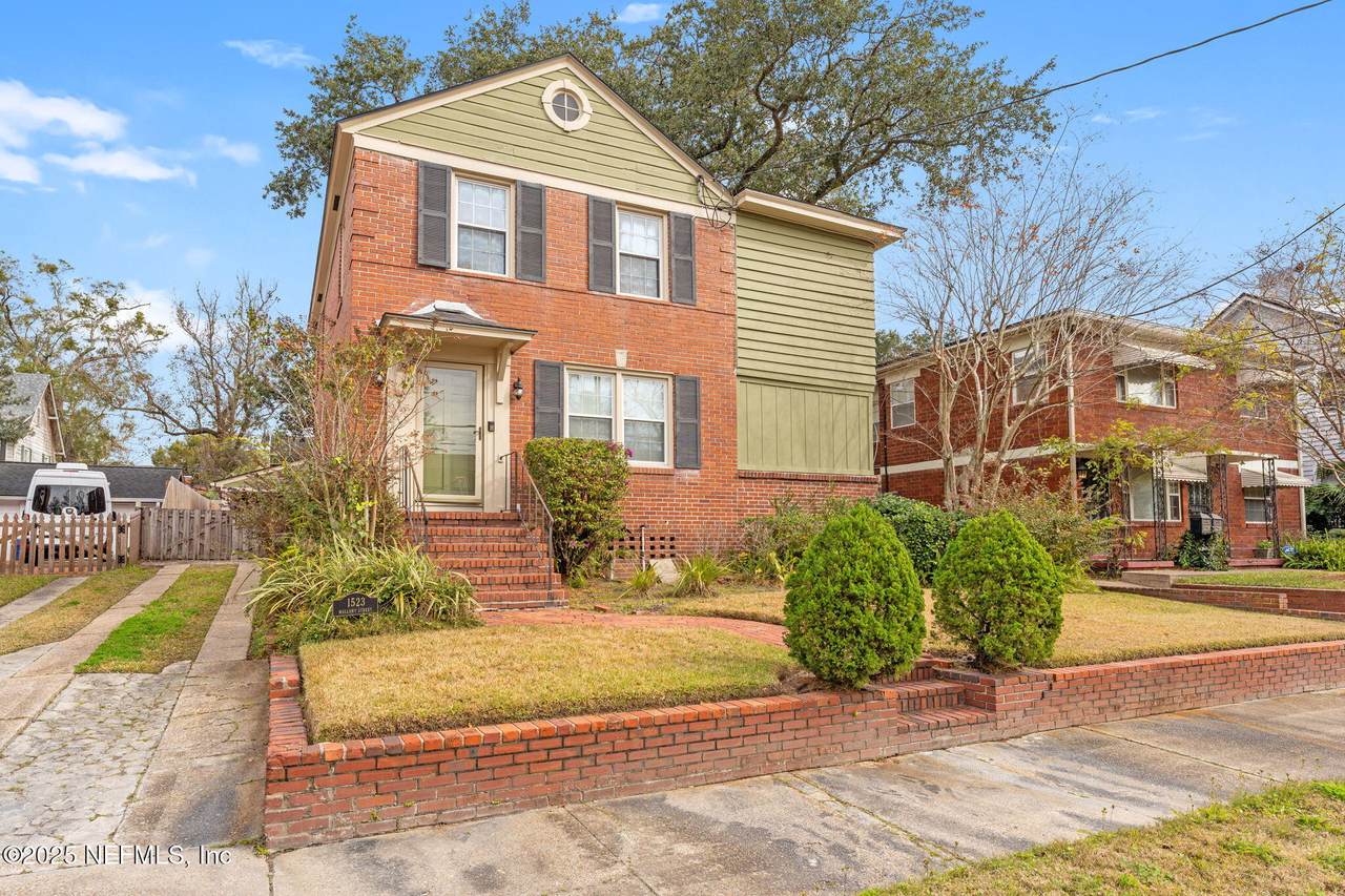 1523 Mallory Street - Photo 1