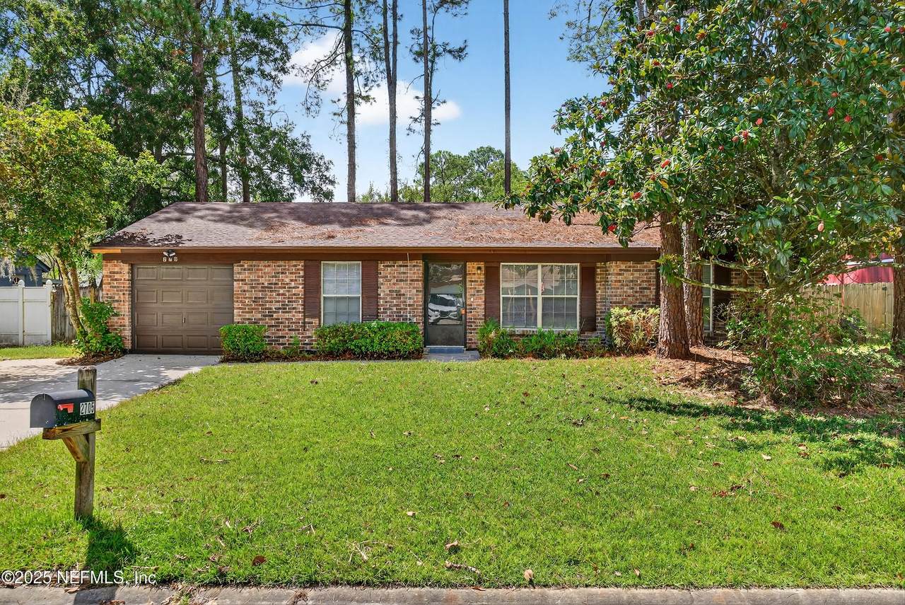 2705 Pinewood Boulevard - Photo 1