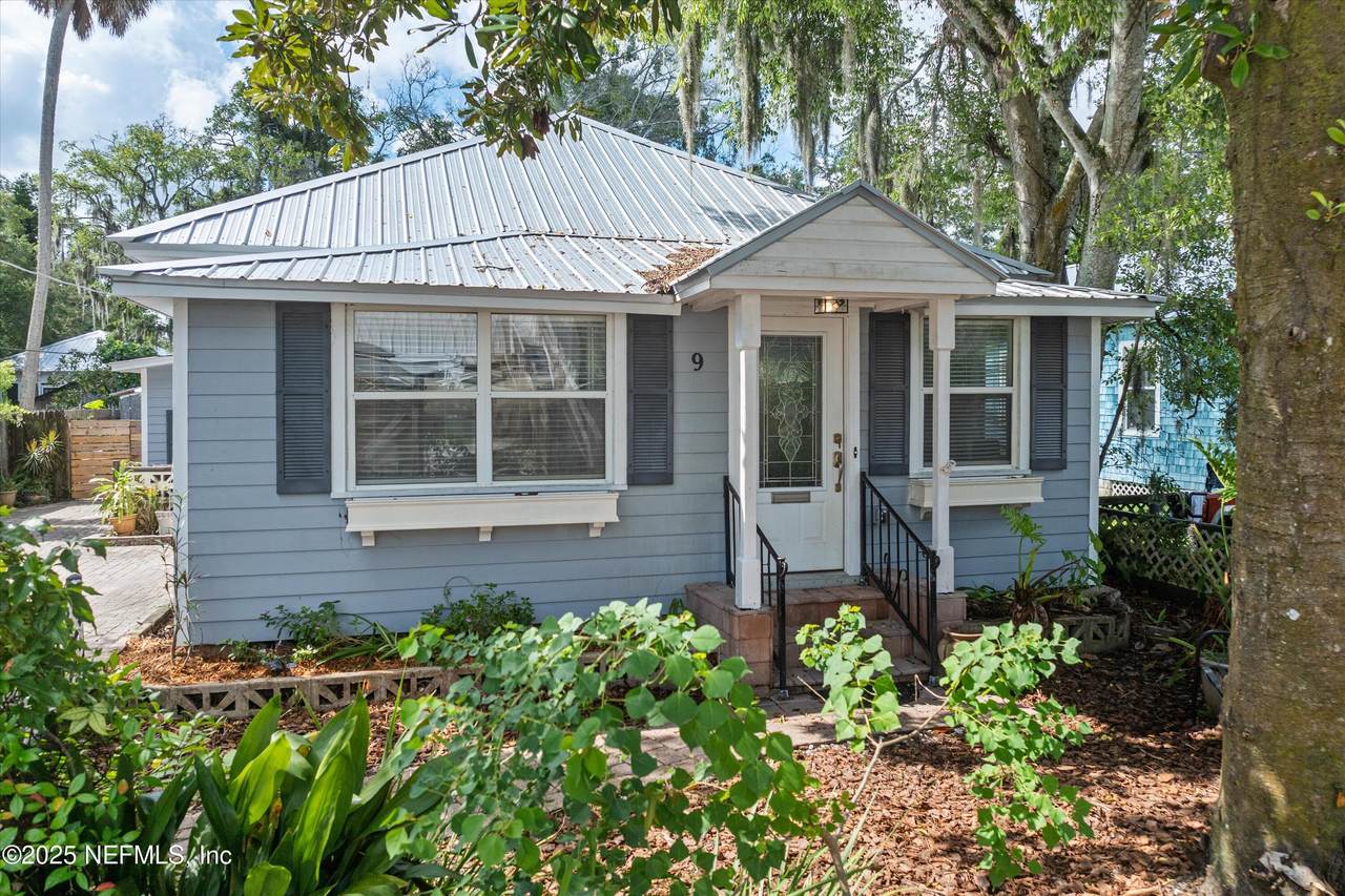 9 East Lane - Photo 1