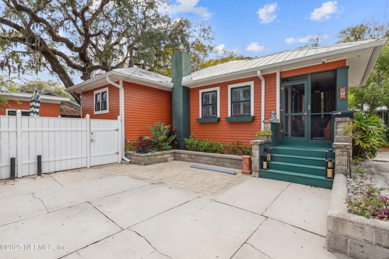 7 St Andrews Court - Photo 1