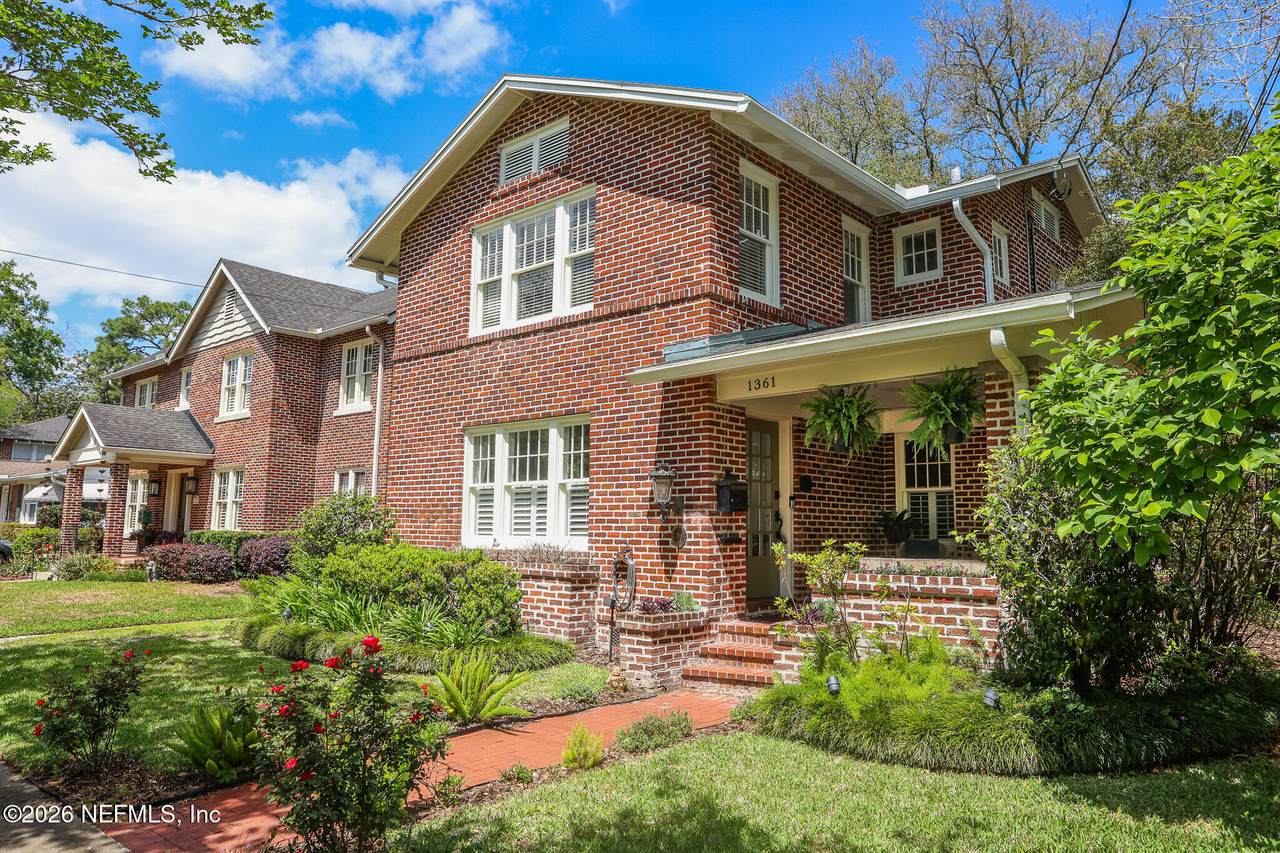 1361 Challen Avenue - Photo 1