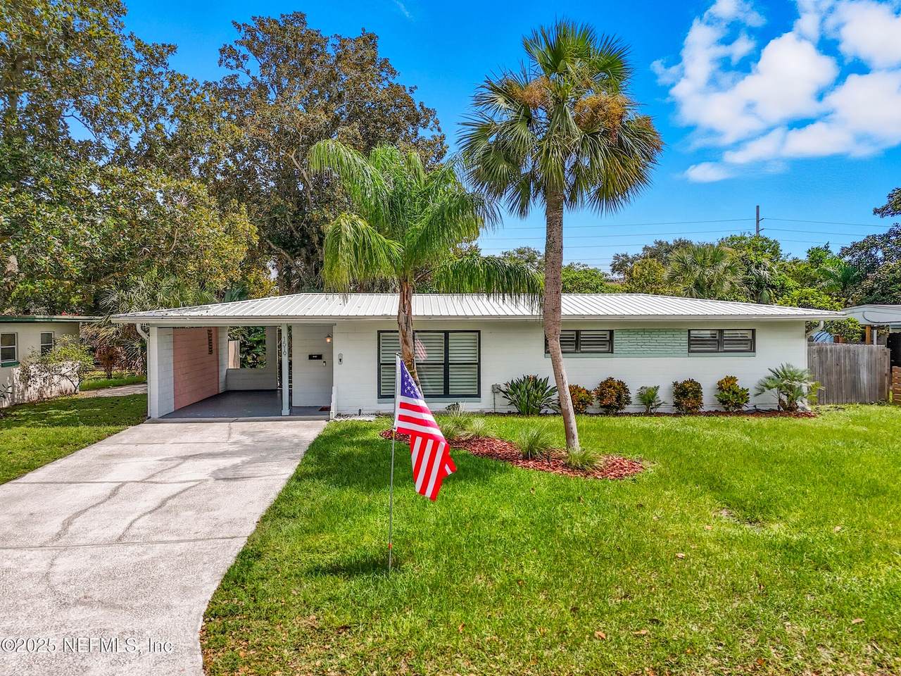 1519 Sunset Drive - Photo 1