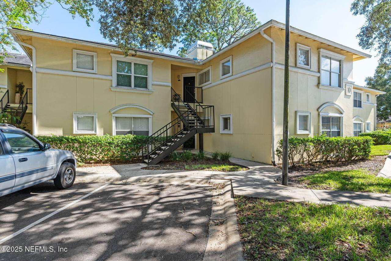 1800 The Greens Way - Photo 1