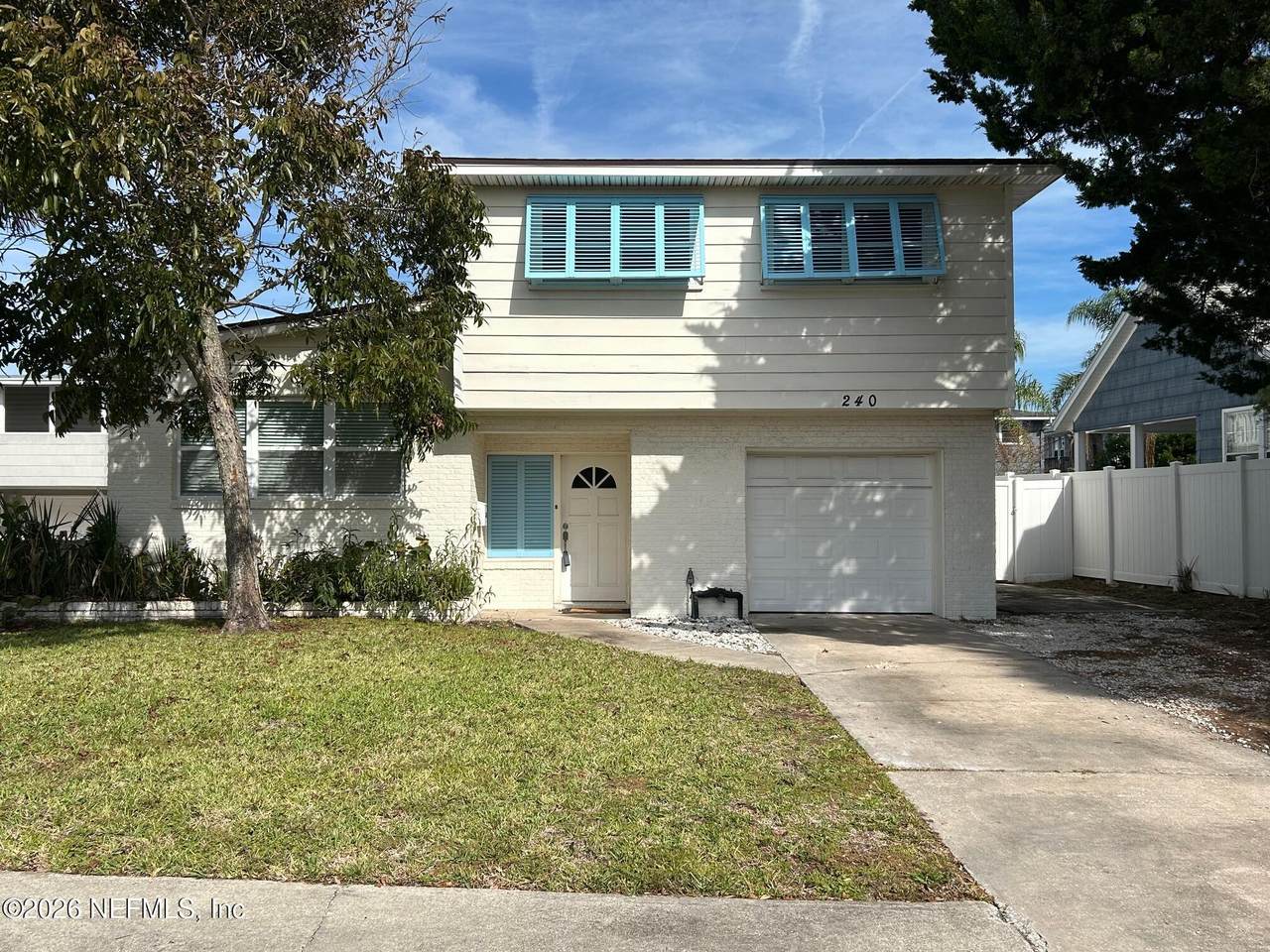 240 Hopkins Street - Photo 1