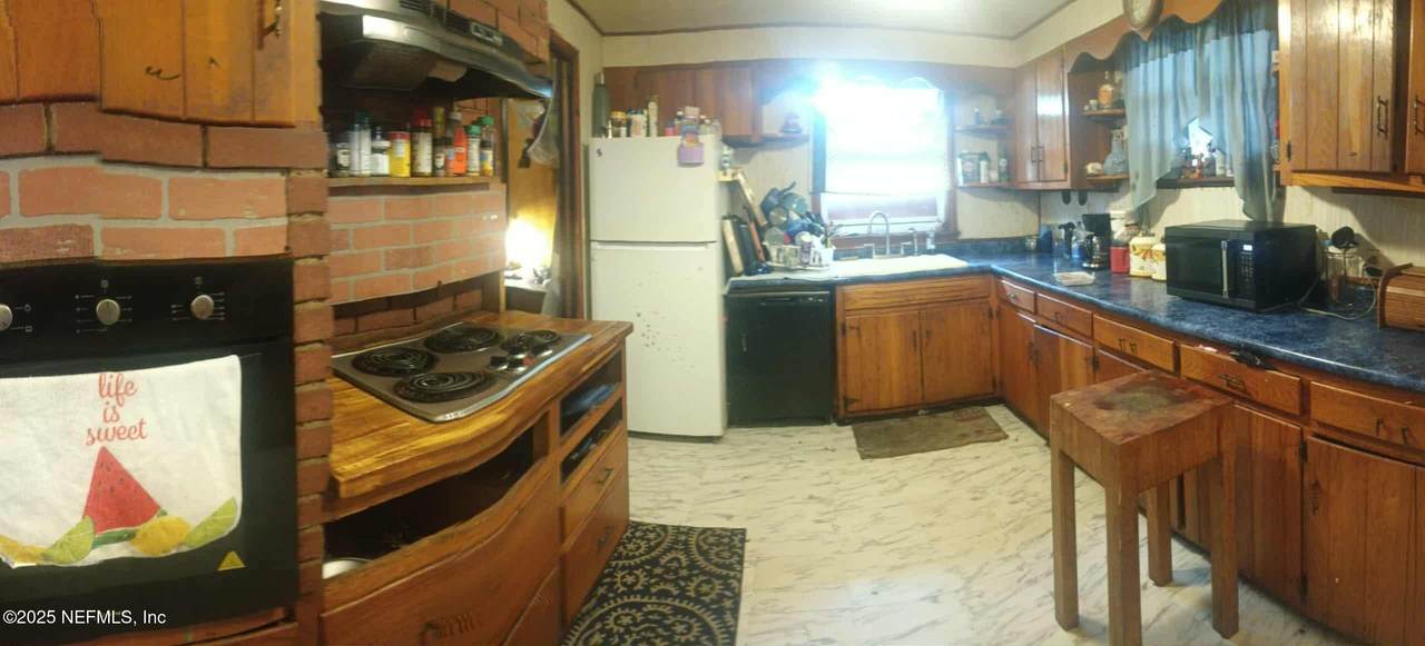 5040 Washington Street - Photo 1