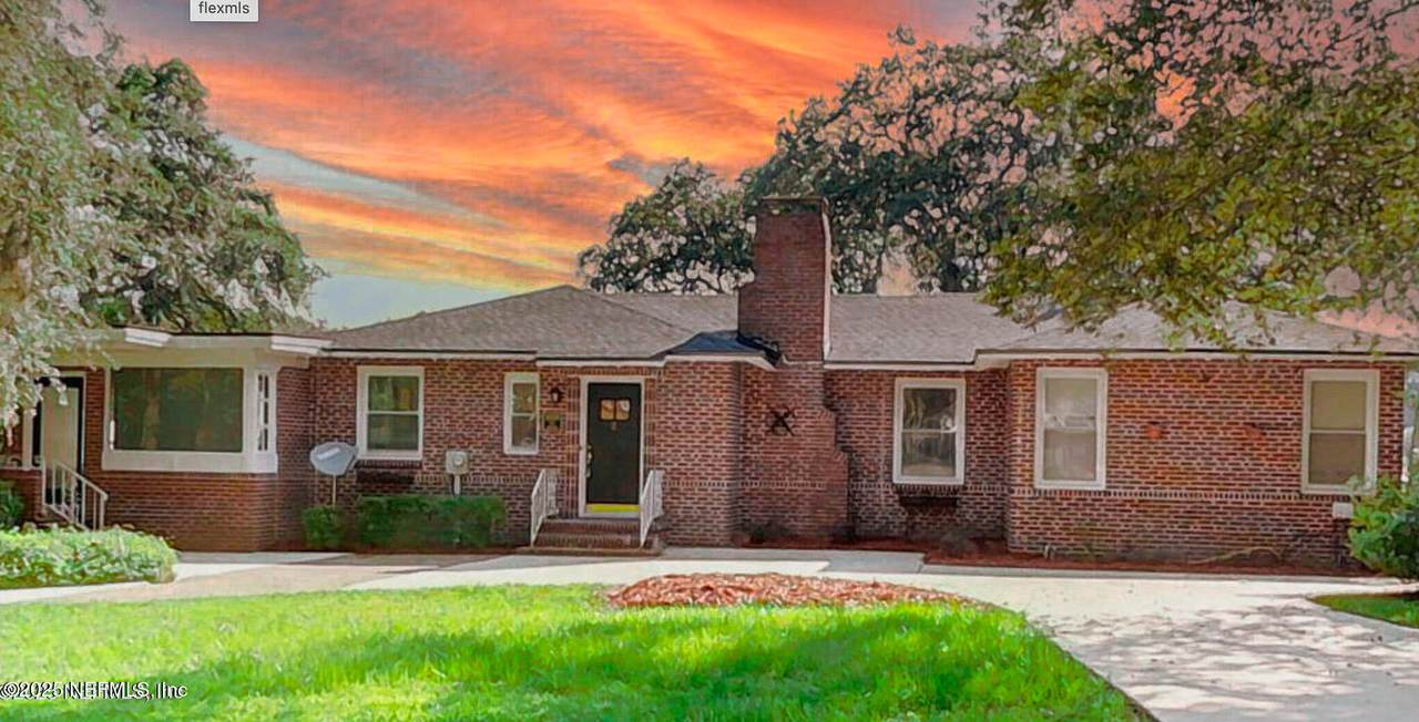 1409 Gay Avenue - Photo 1