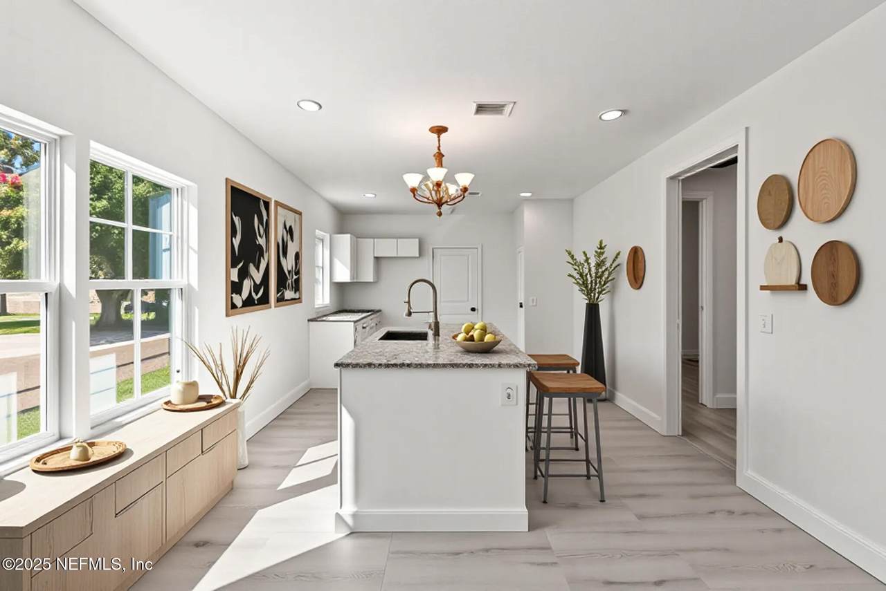 2006 Myrtle Avenue - Photo 1