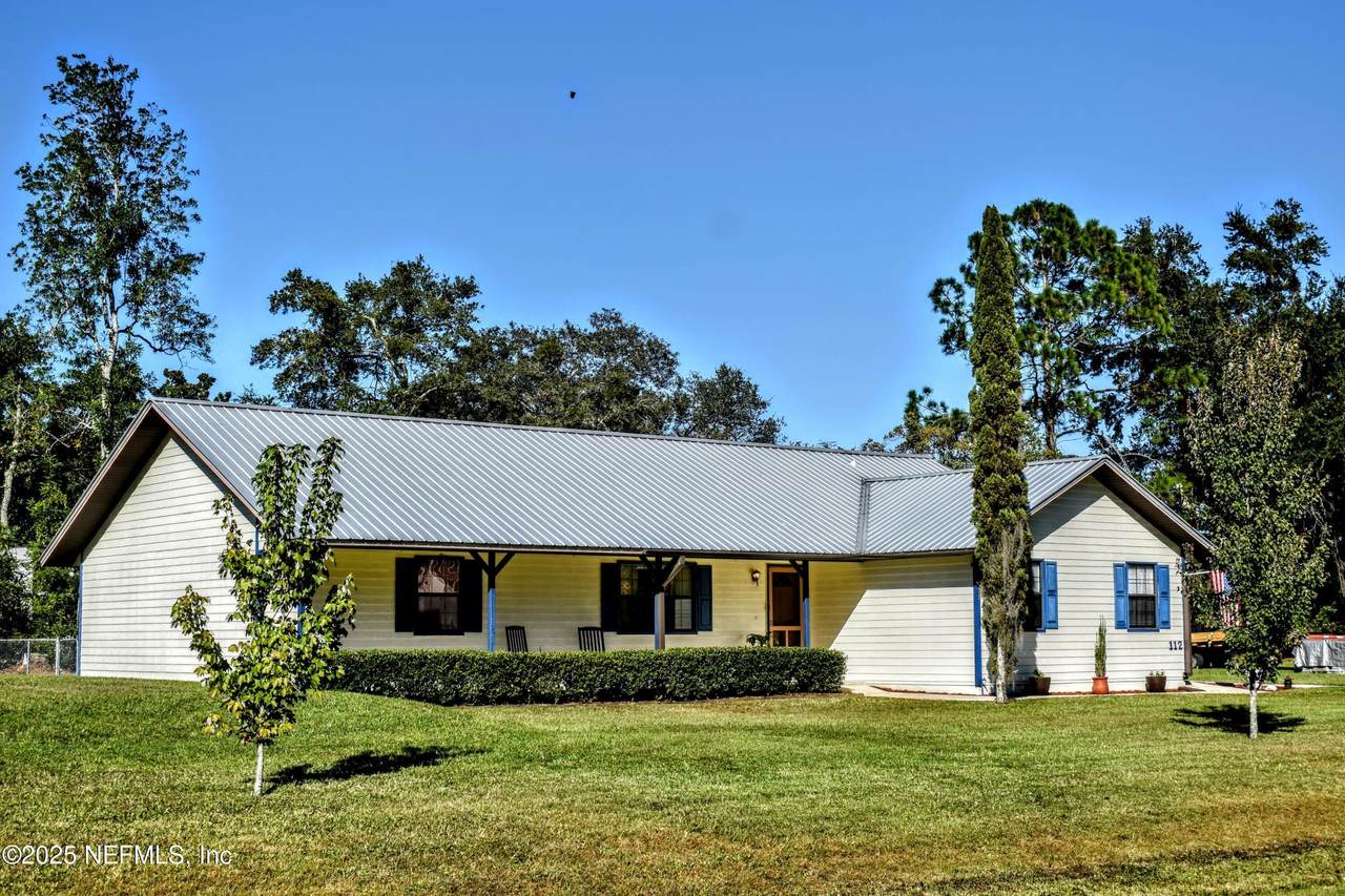 112 Camelot Drive - Photo 1