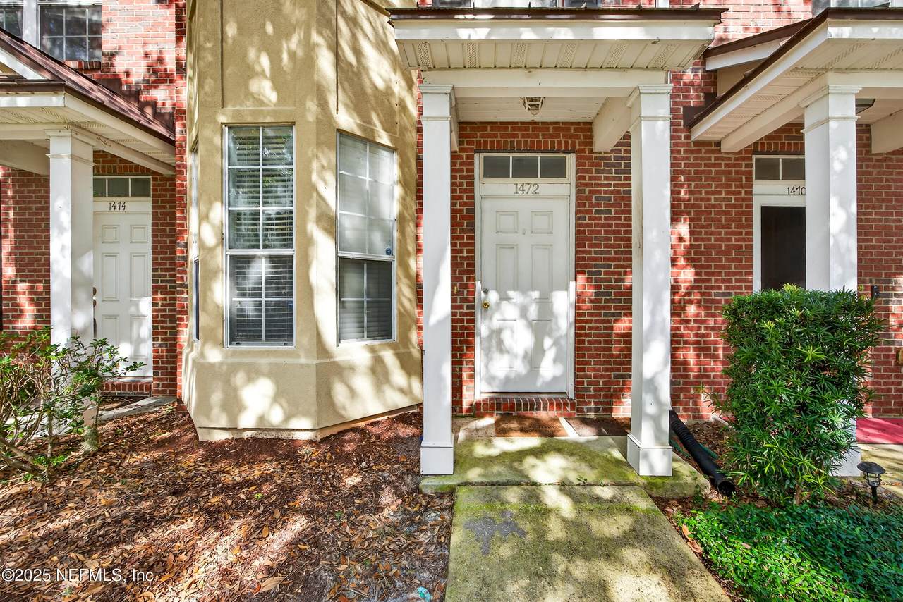 1472 Pitney Circle - Photo 1