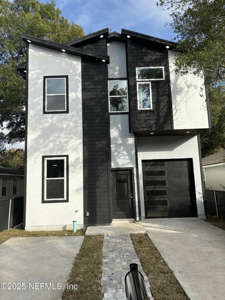 1315 Franklin Street - Photo 1