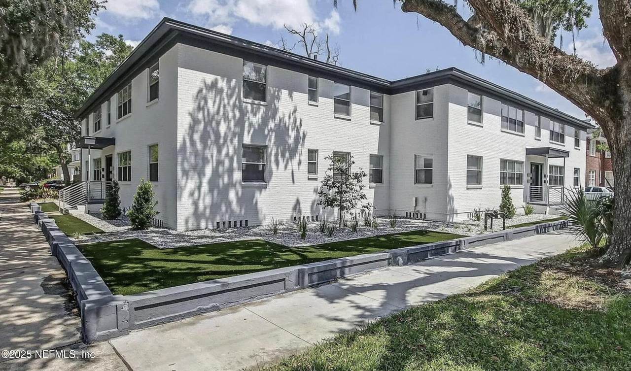 2160 Riverside Avenue - Photo 1