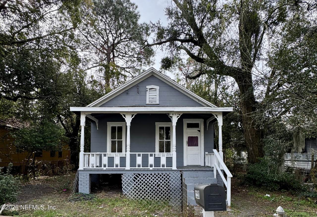 1058 Dyal Street - Photo 1