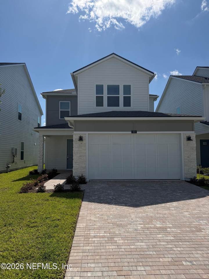 323 Bedford Terrace - Photo 1