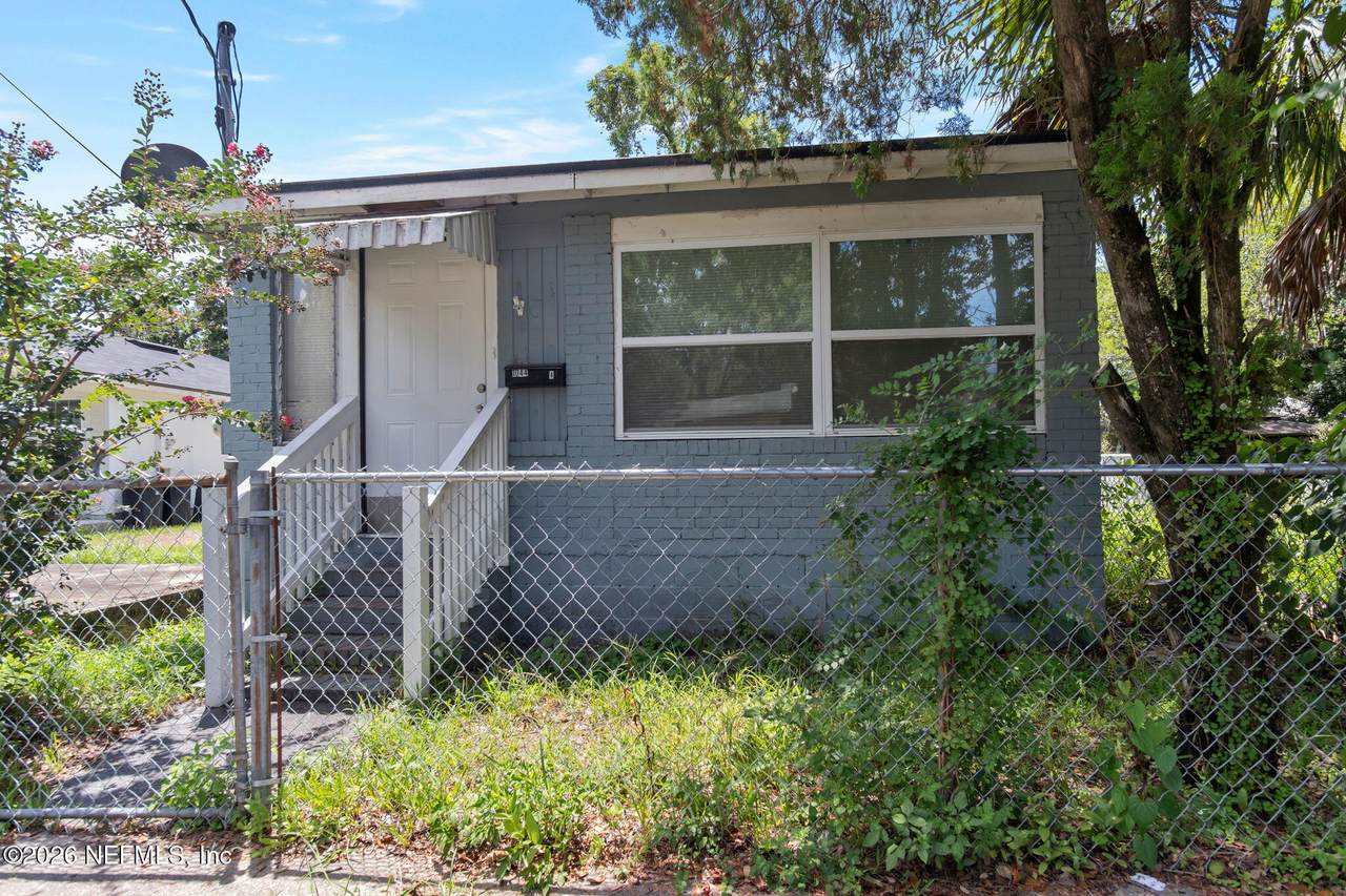 1044 28TH Street - Photo 1