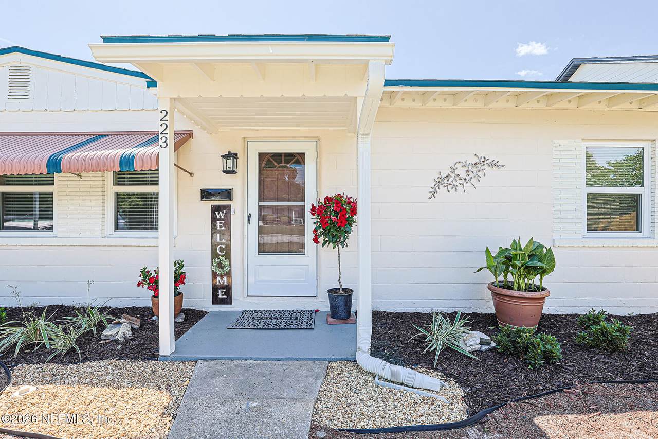223 Elmore Street - Photo 1