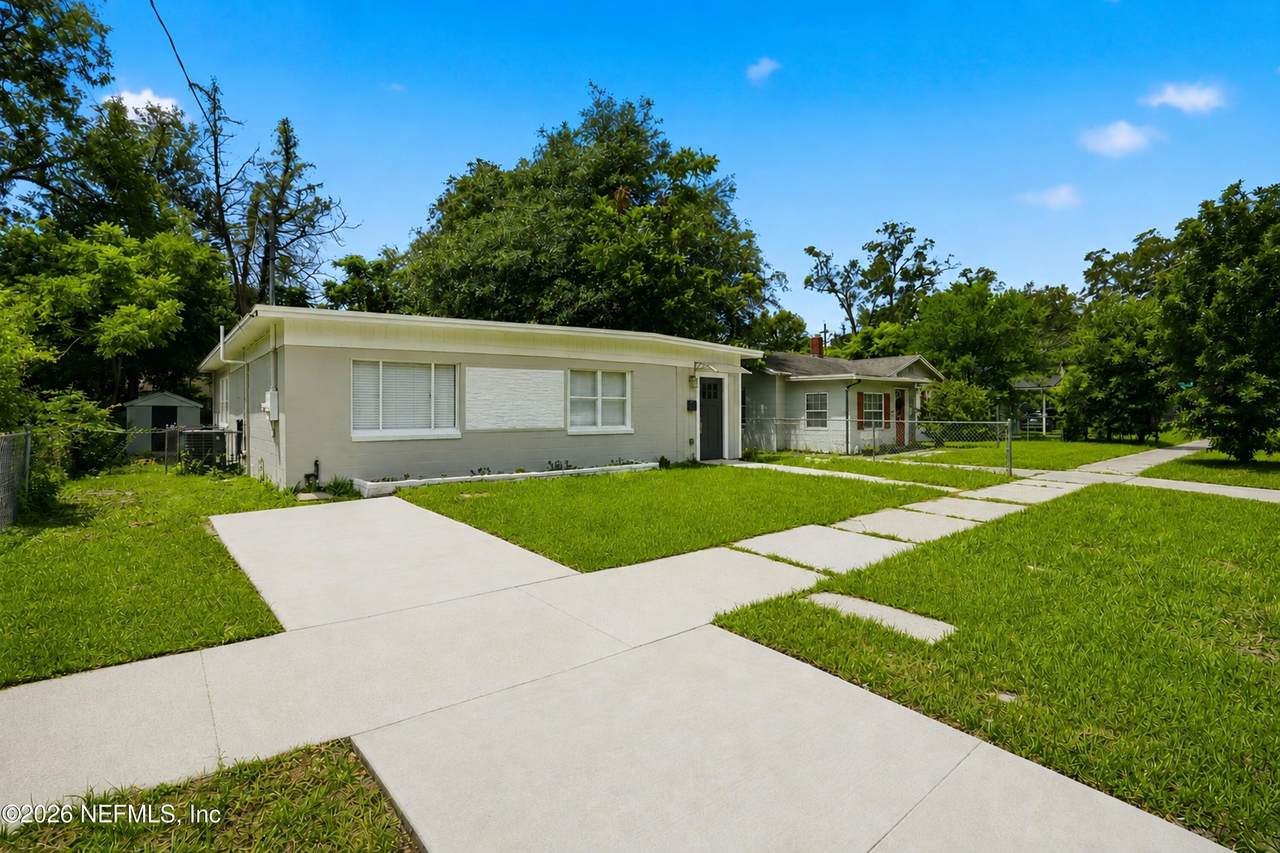 3248 Myra Street - Photo 1