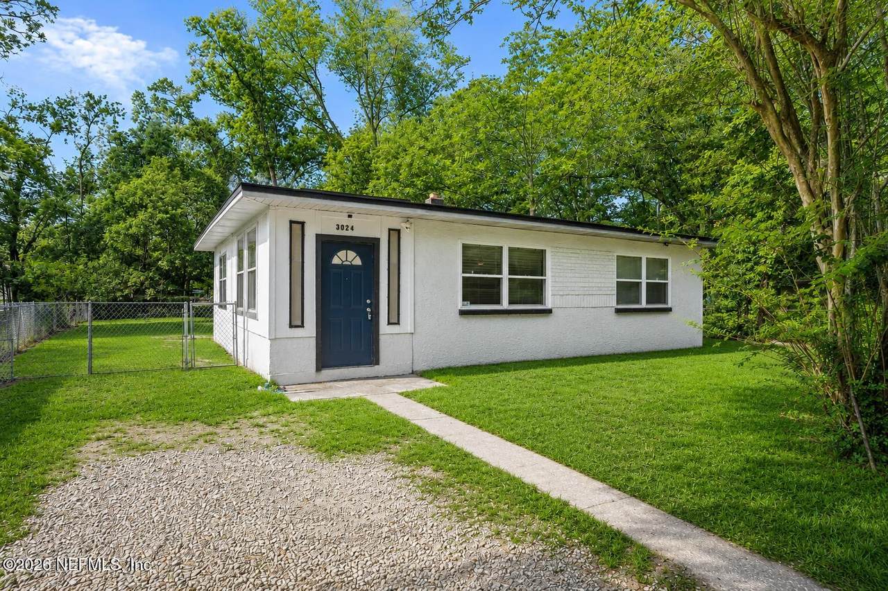 3024 1ST Street - Photo 1
