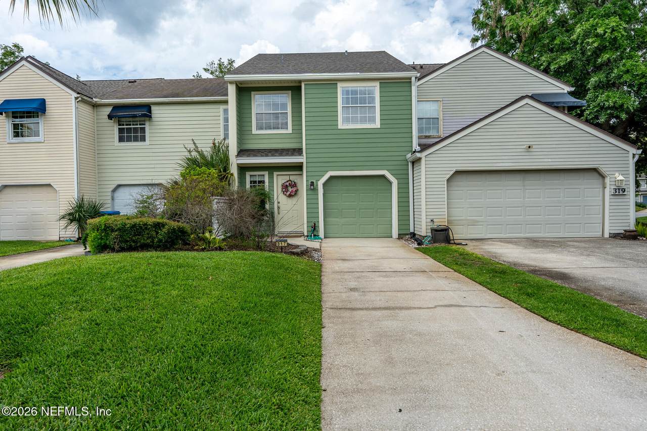 317 Sunrise Circle - Photo 1