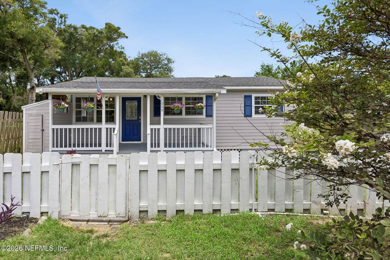 1009 Calhoun Street - Photo 1