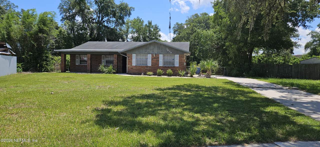 3839 Fernglen Drive - Photo 1