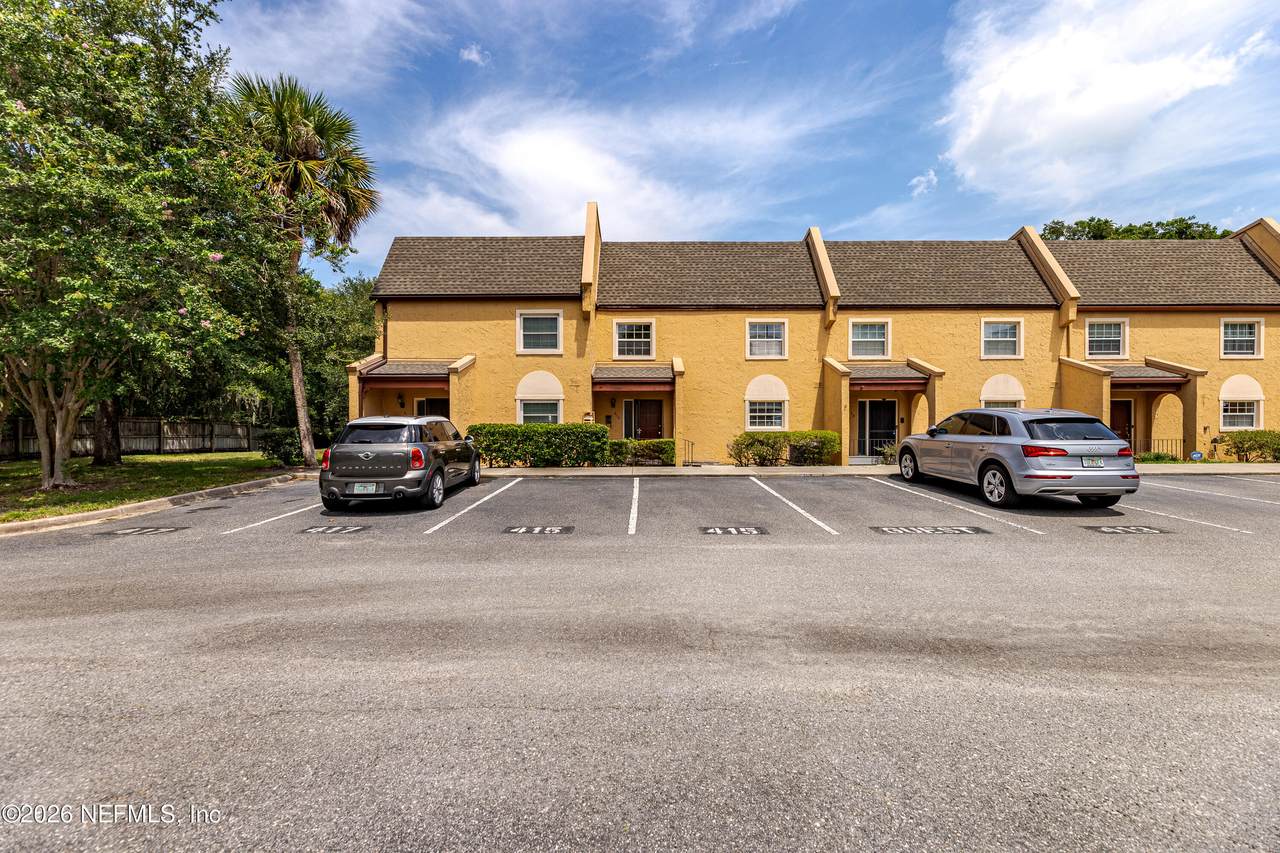 415 Abingdon Place - Photo 1