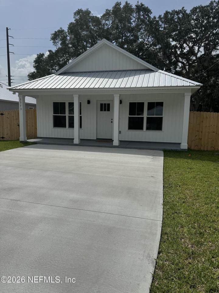 887 Aiken Street - Photo 1