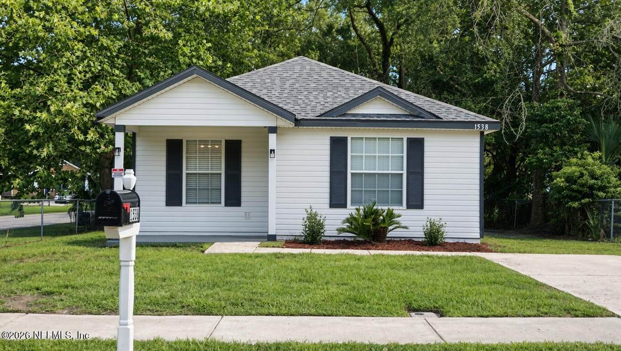 1538 30TH Street - Photo 1
