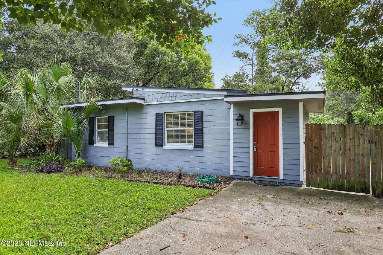 4009 Eve Drive - Photo 1