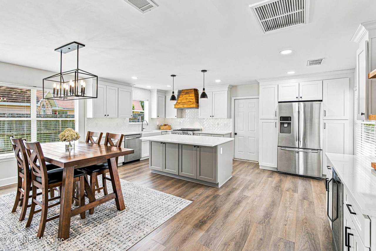 11189 Windlesham Court - Photo 1