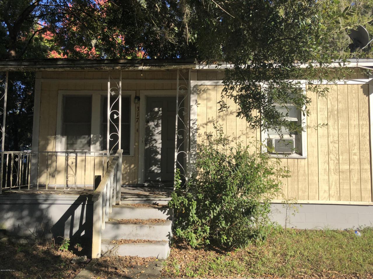 317 9TH St - Photo 1
