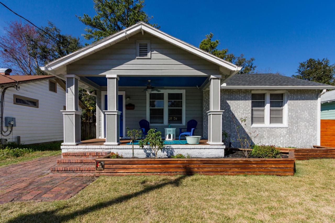 3883 Walsh St - Photo 1