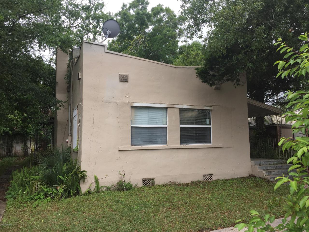 672 Basswood St - Photo 1