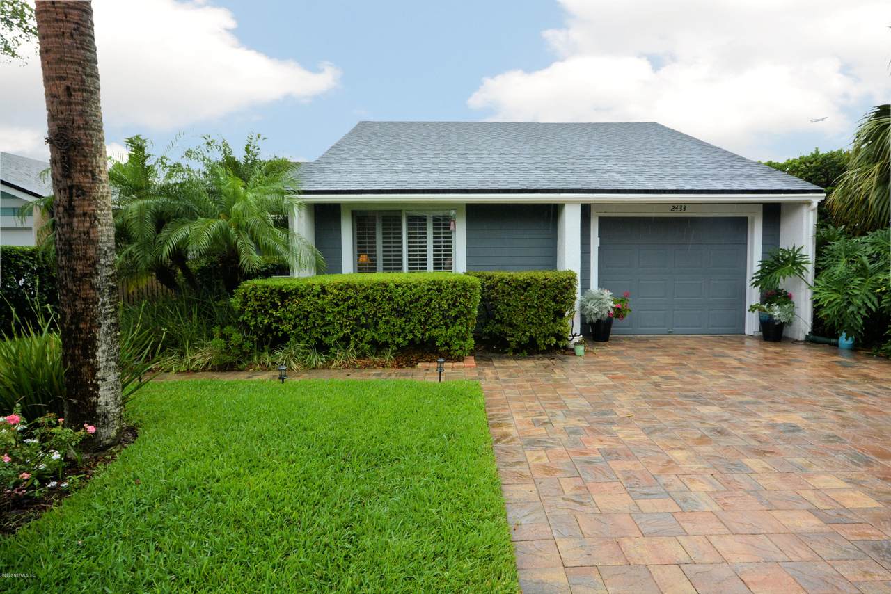 2433 Normandy Ct - Photo 1