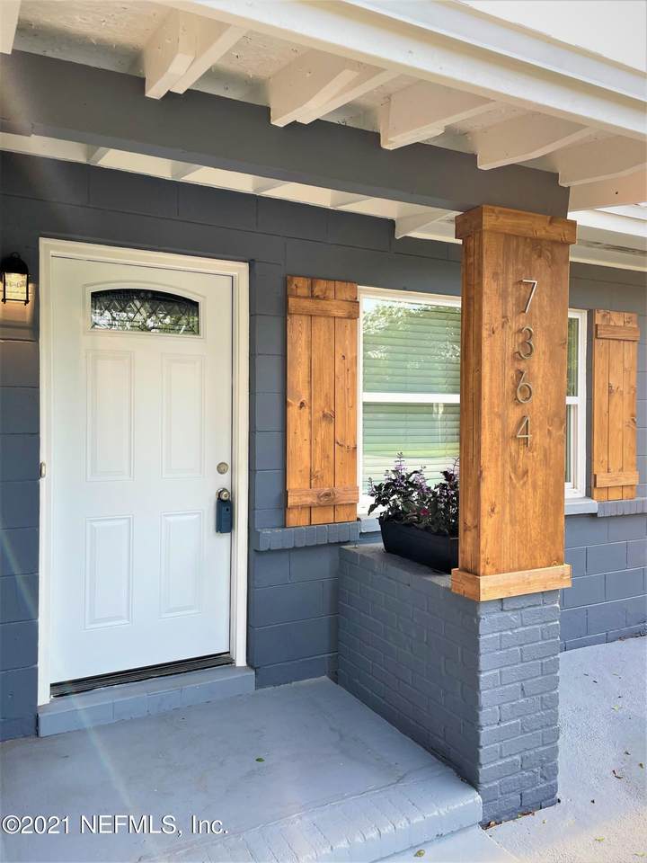 7364 Strato Rd - Photo 1