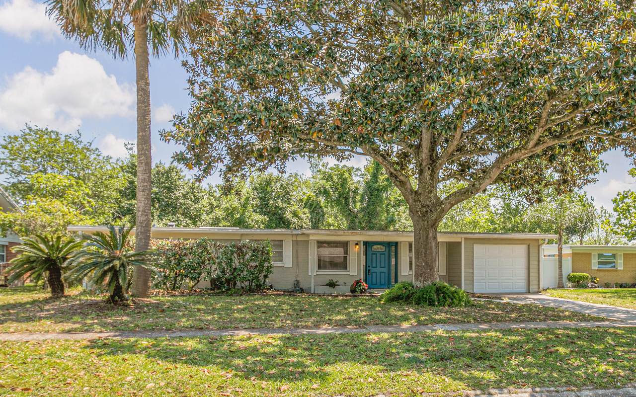 217 Driftwood Rd - Photo 1