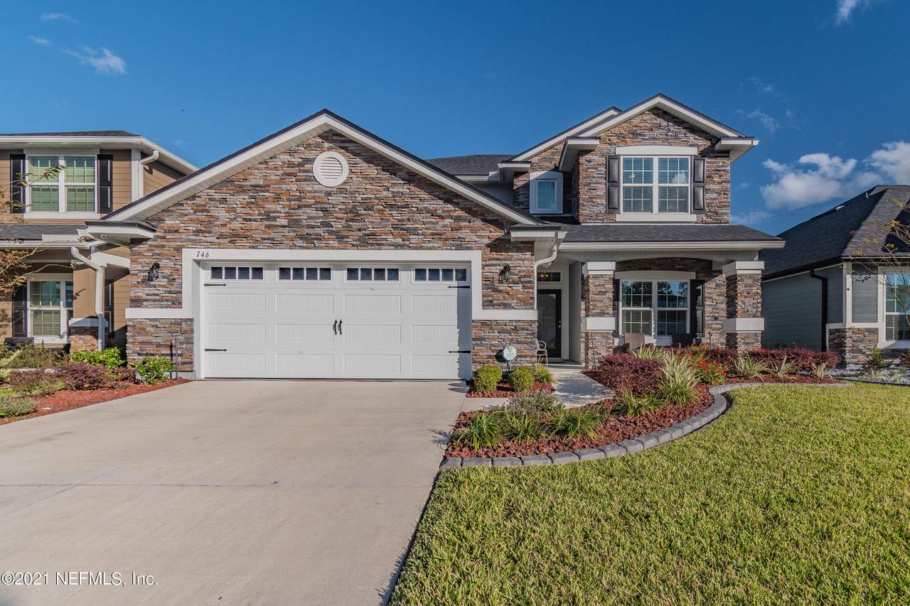 746 Sycamore Way - Photo 1