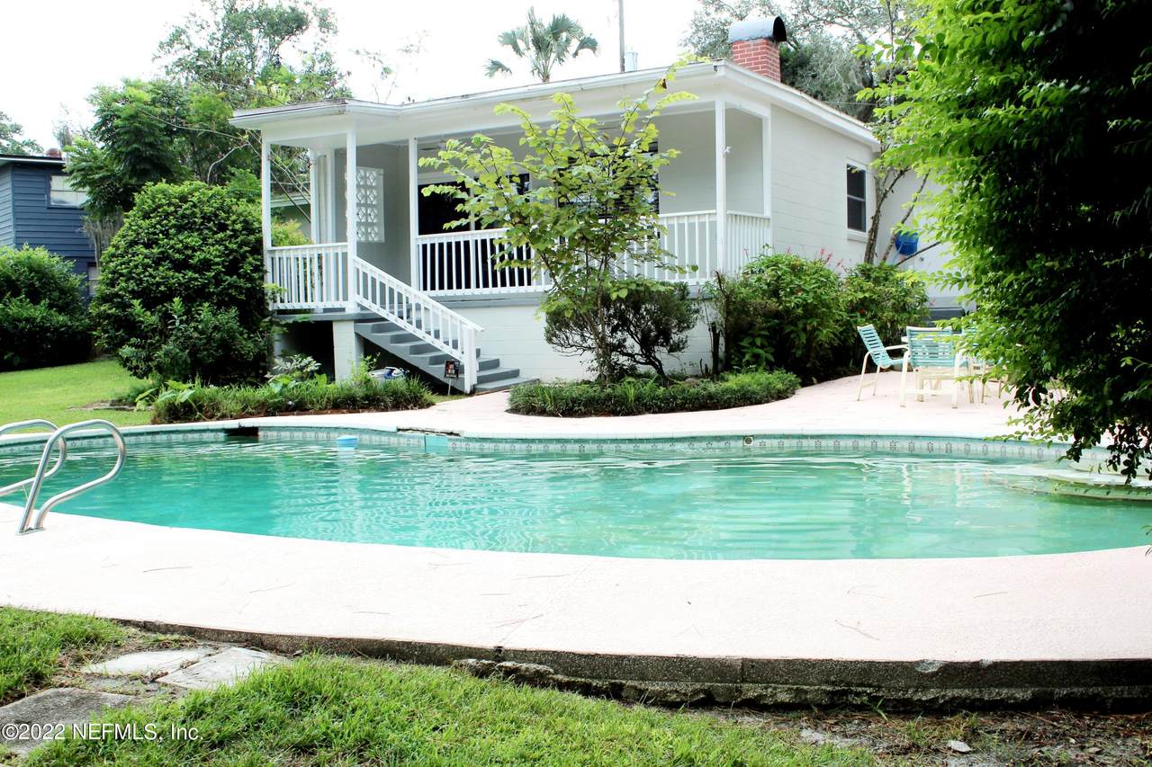 8601 Emerald Isle Cir - Photo 1