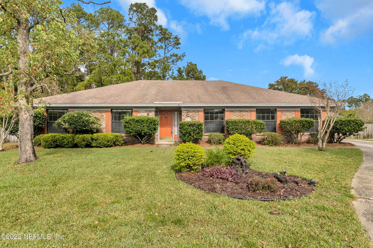 1631 Pickett Fence Ct - Photo 1