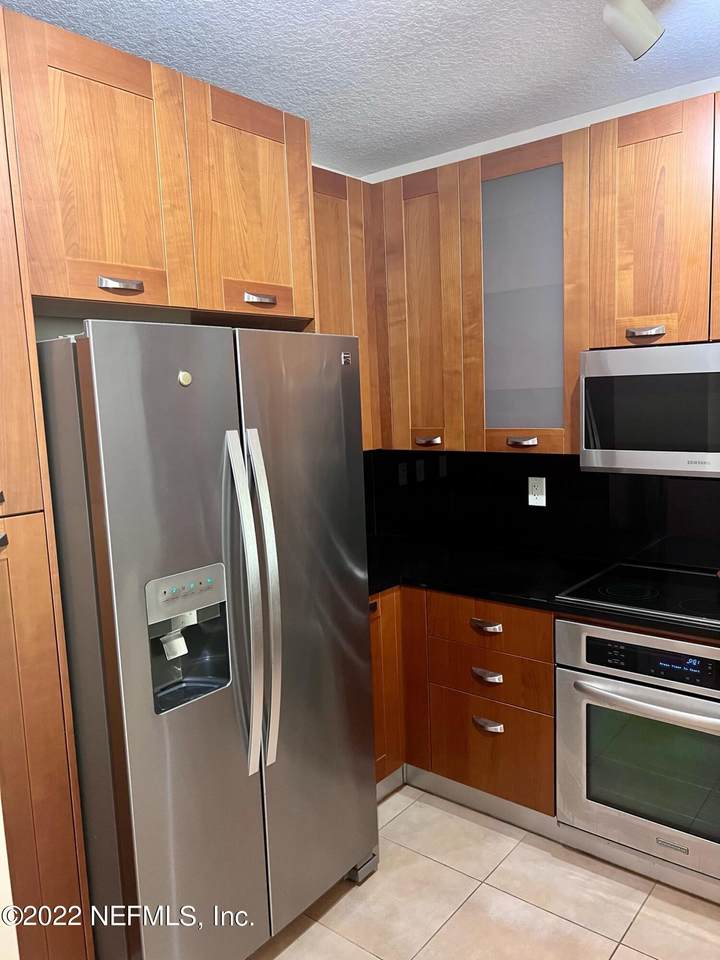 1431 Riverplace Blvd - Photo 1