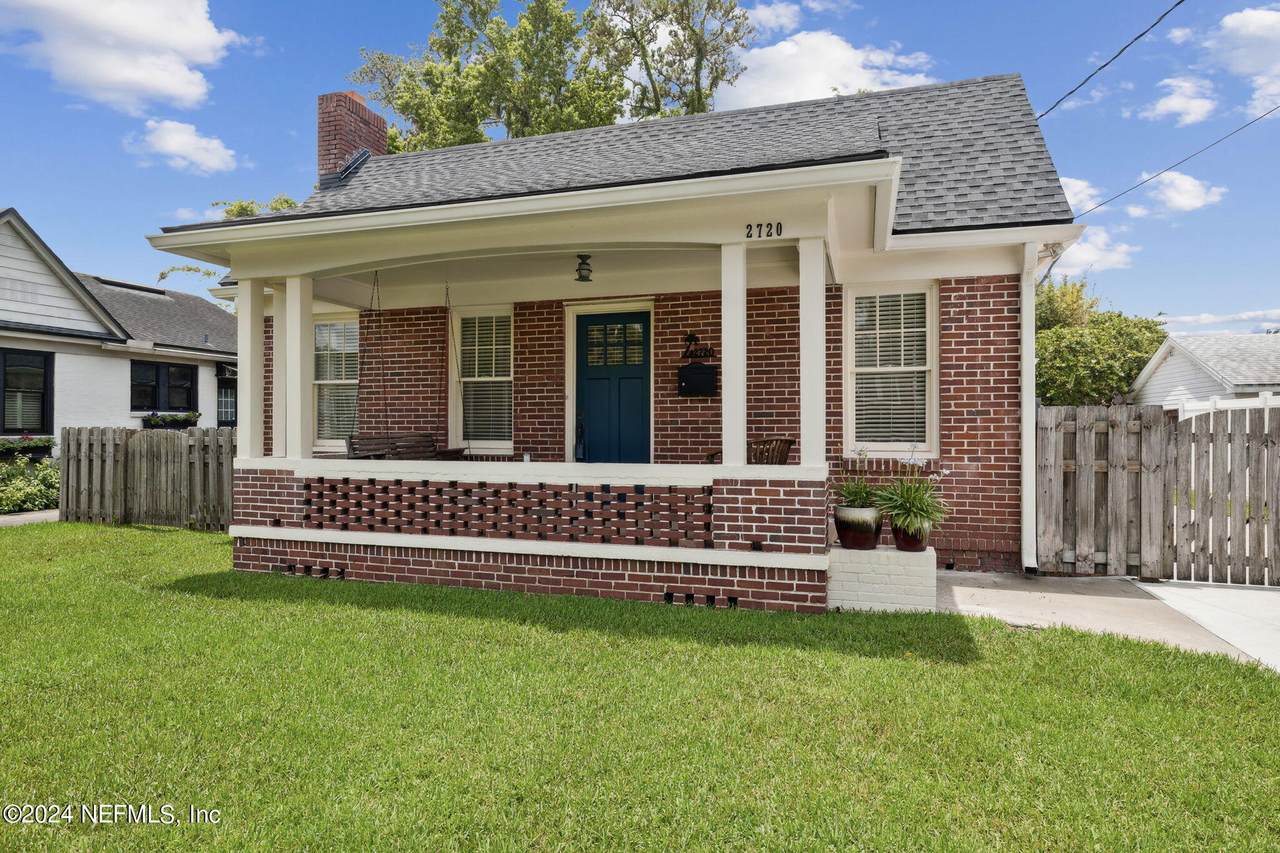 2720 Thornwood Lane - Photo 1