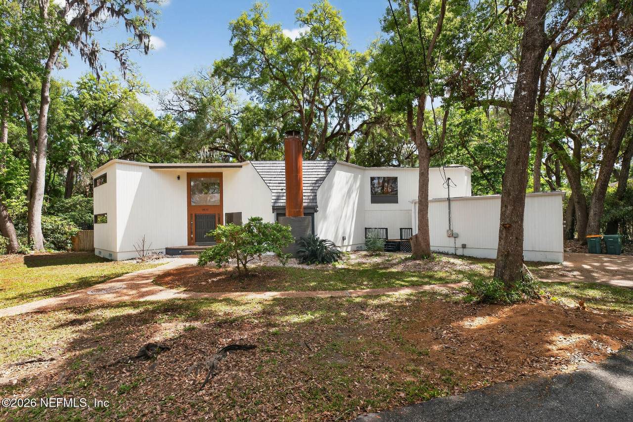 2970 Shady Drive - Photo 1