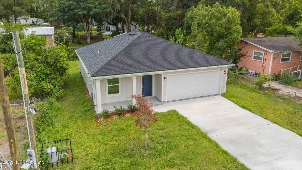 2134 Jayson Avenue - Photo 1