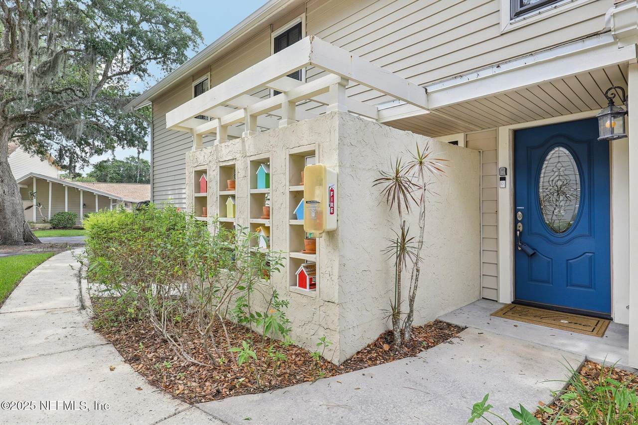 303 Vista Lagoon Court - Photo 1