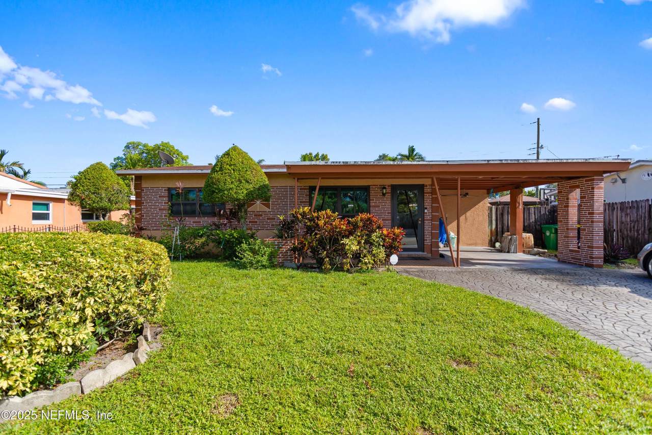 2788 46TH Court - Photo 1