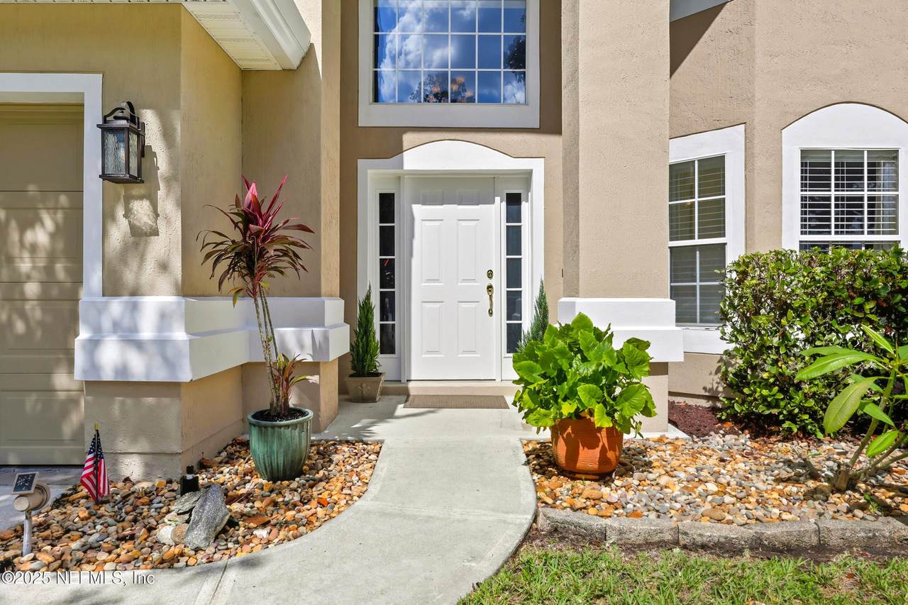 10537 Creston Glen Circle - Photo 1