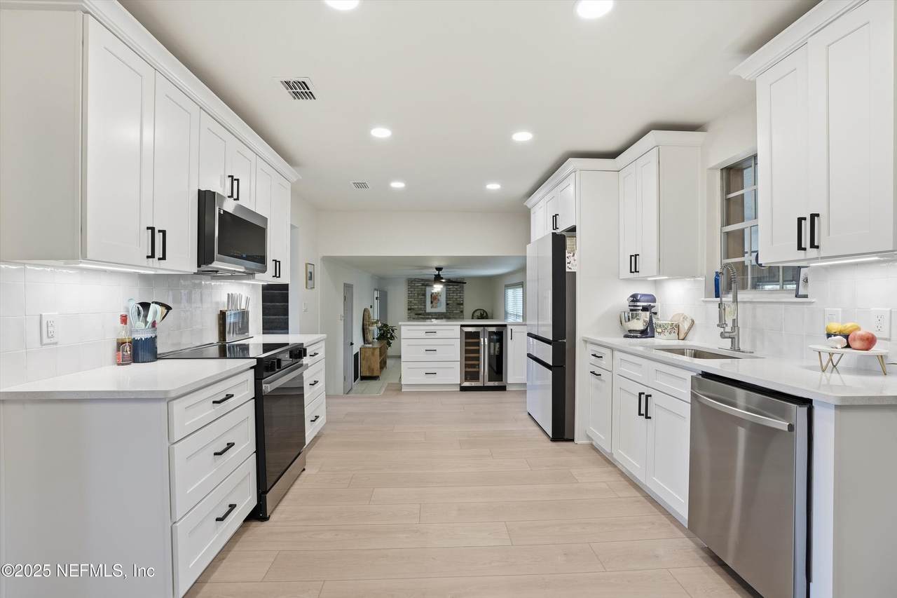 13934 Shipwreck Circle - Photo 1